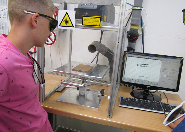 Arbeit am Laserbeschrifter