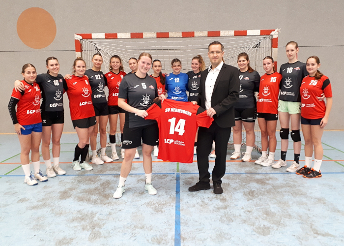 Handover of the jerseys with LCP as sponsor