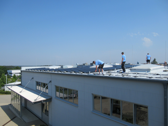 Photovailtaik installation on the roofs of the LCP