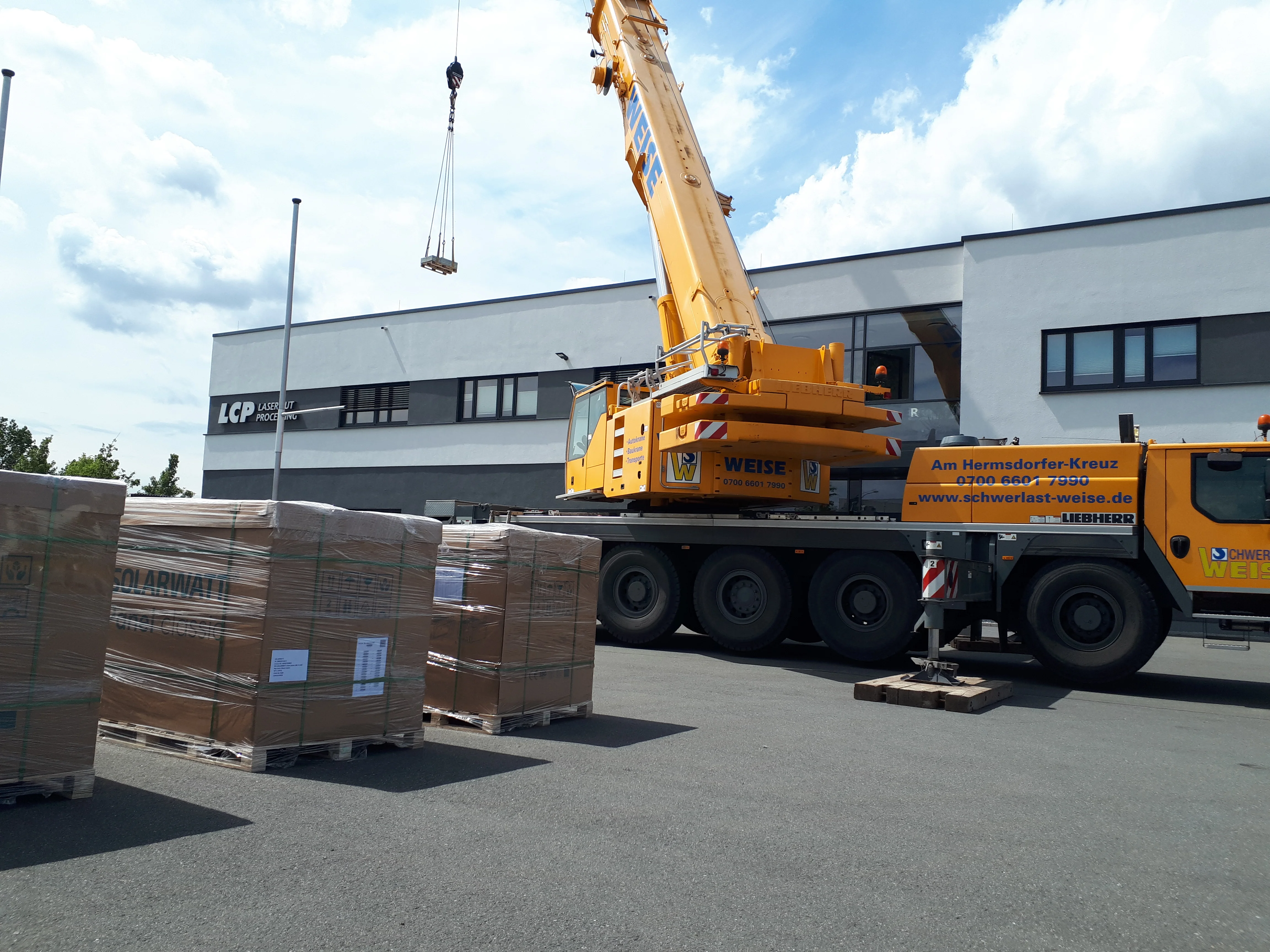 Photovailtaik-Installation auf den Dächern der LCP