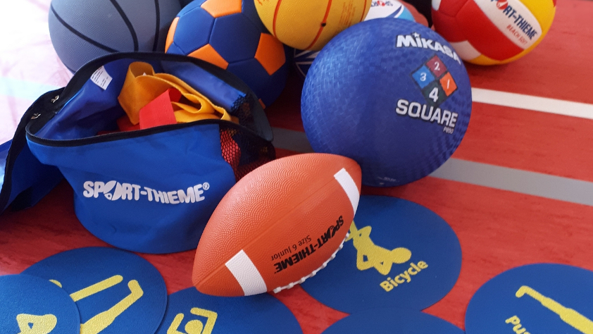Spende an Grundschule Hermsdorf - Sportequipment